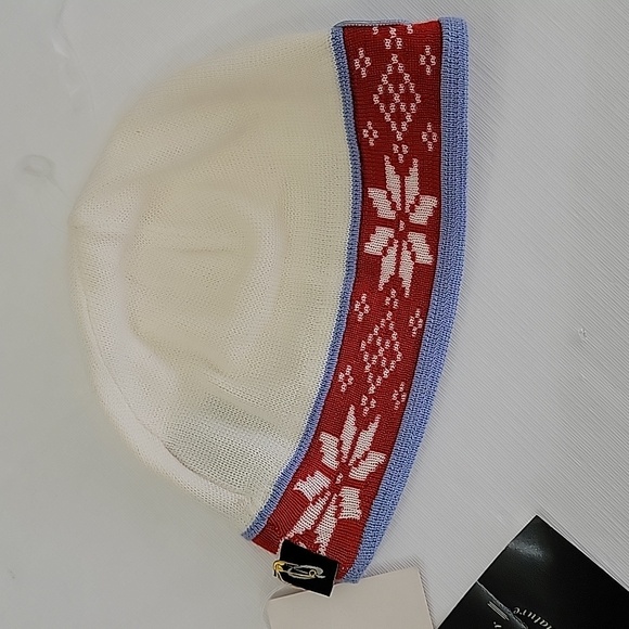 NWT Obermeyer Wool Blend Flurry Knit Snowflakes Ski Cap Hat  Bin8 - Picture 2 of 4